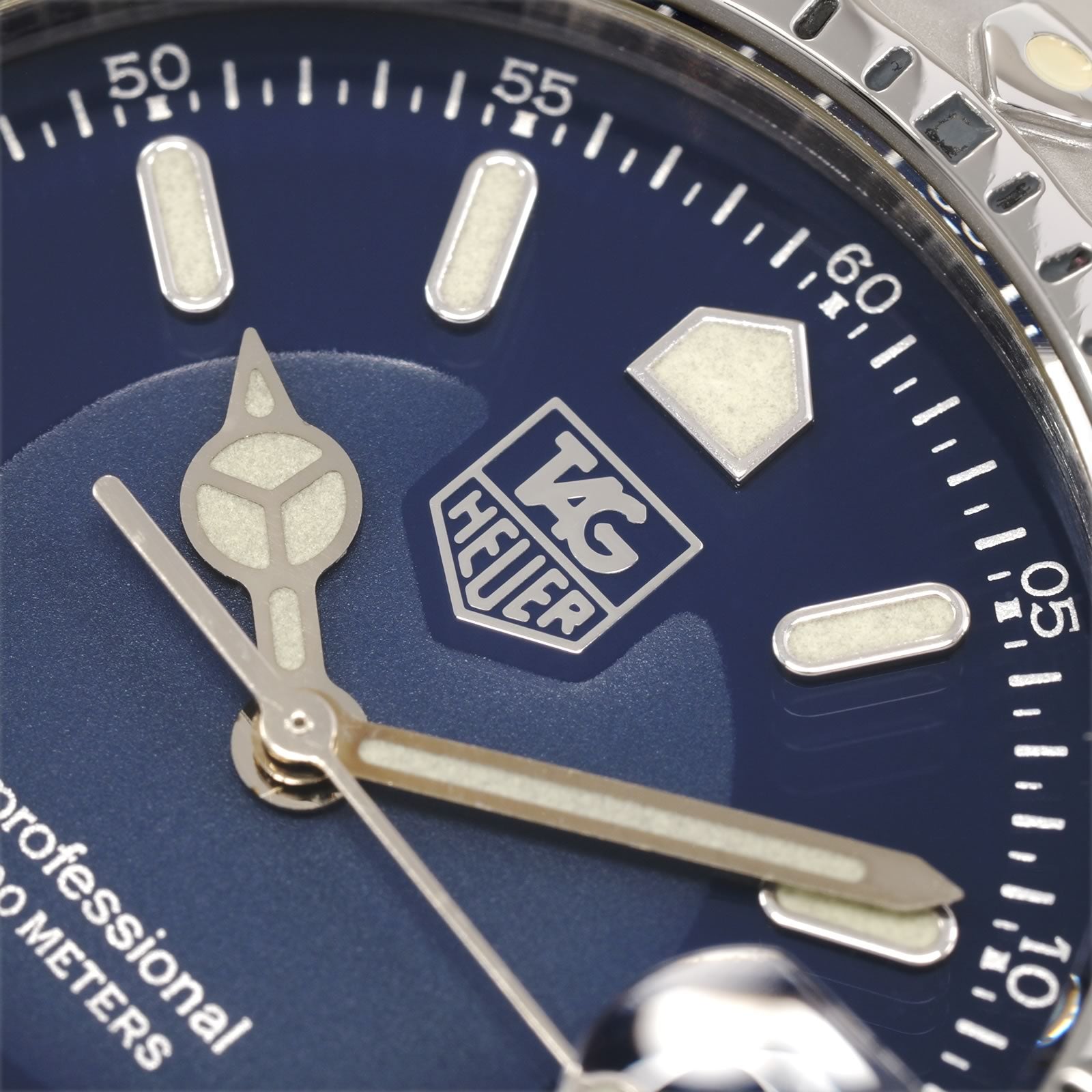 TAG Heuer 6000 Series WH1115-K1 logo close up