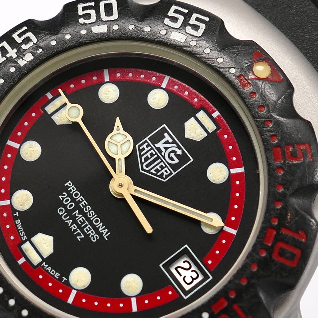 TAG Heuer Formula 1 374.513 logo close up