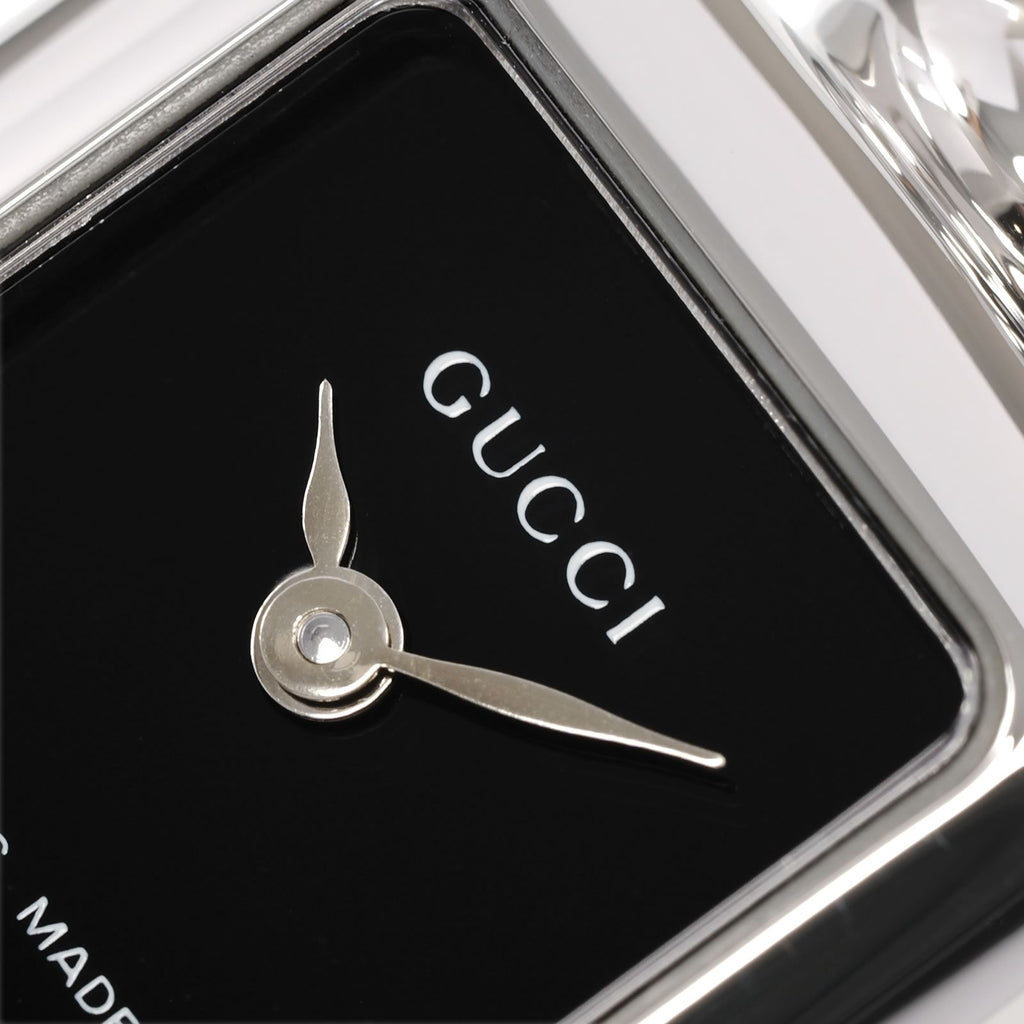 Gucci 1900L logo close up