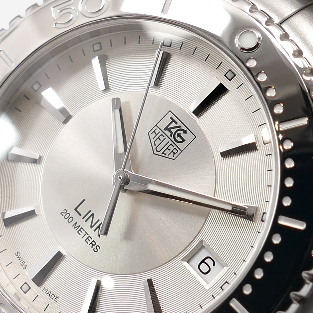 TAG Heuer Link WJ1111-0 logo close up