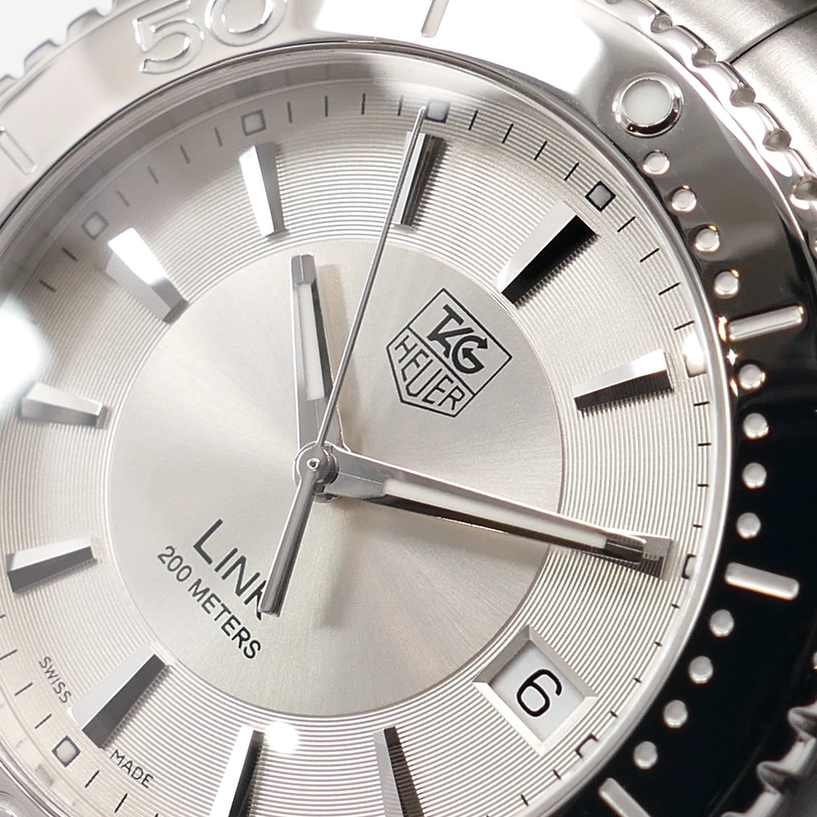 TAG Heuer Link WJ1111-0 logo close up