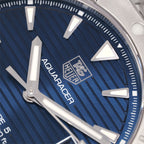 TAG Heuer Aquaracer WAY2112 logo close  up