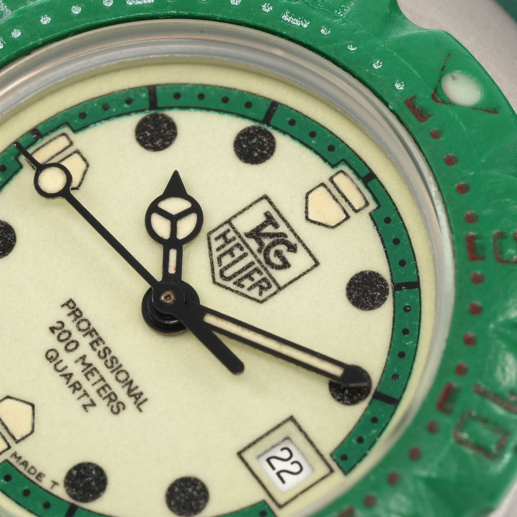 TAG Heuer Formula 1 WA1412 logo close up