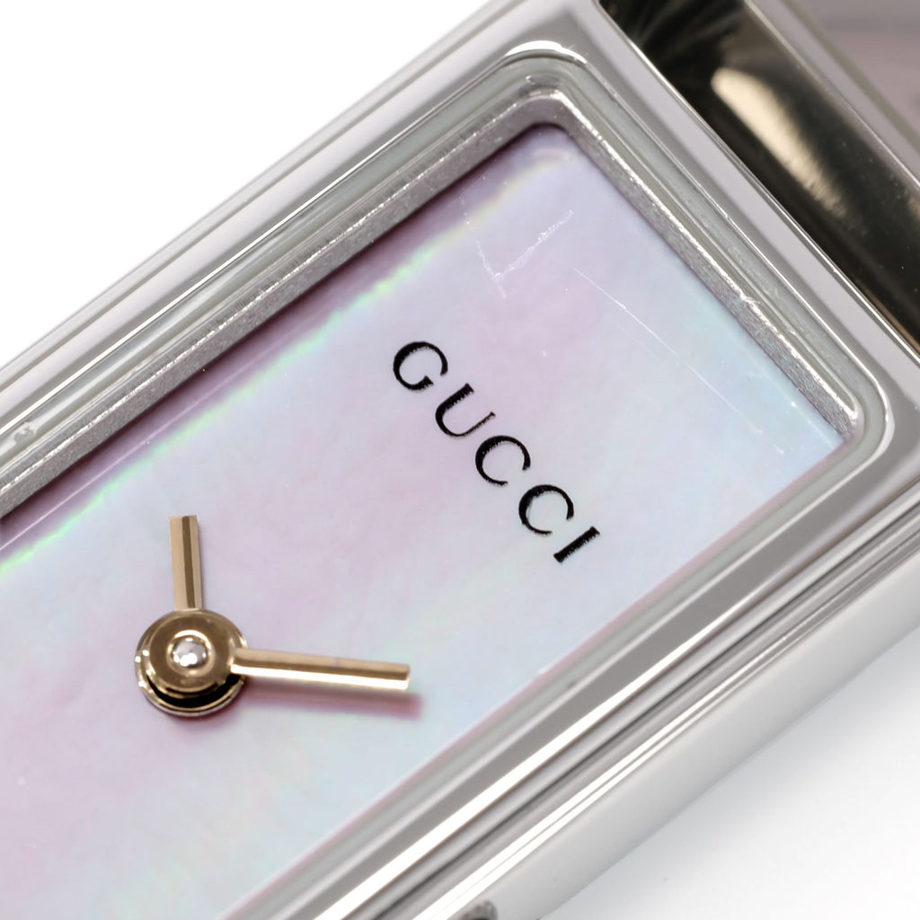 Gucci 1500L logo close up