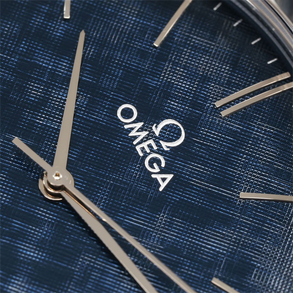 Omega De Ville Trésor 435.13.40.21.03.001 dial logo close up
