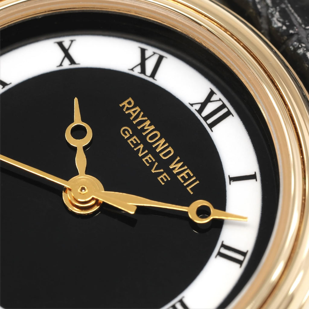Raymond Weil Geneve 5332 logo close up