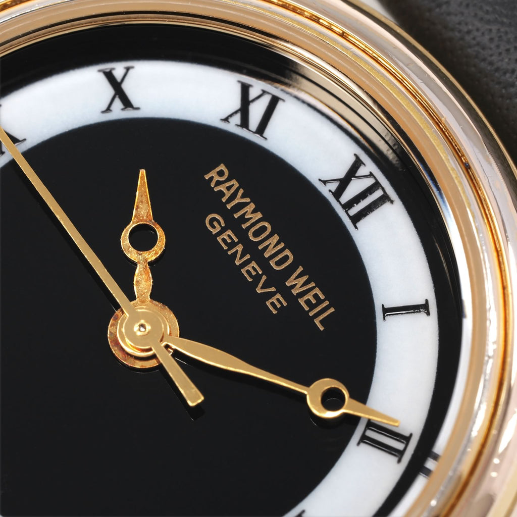 Raymond Weil Geneve 5332 dial logo close up
