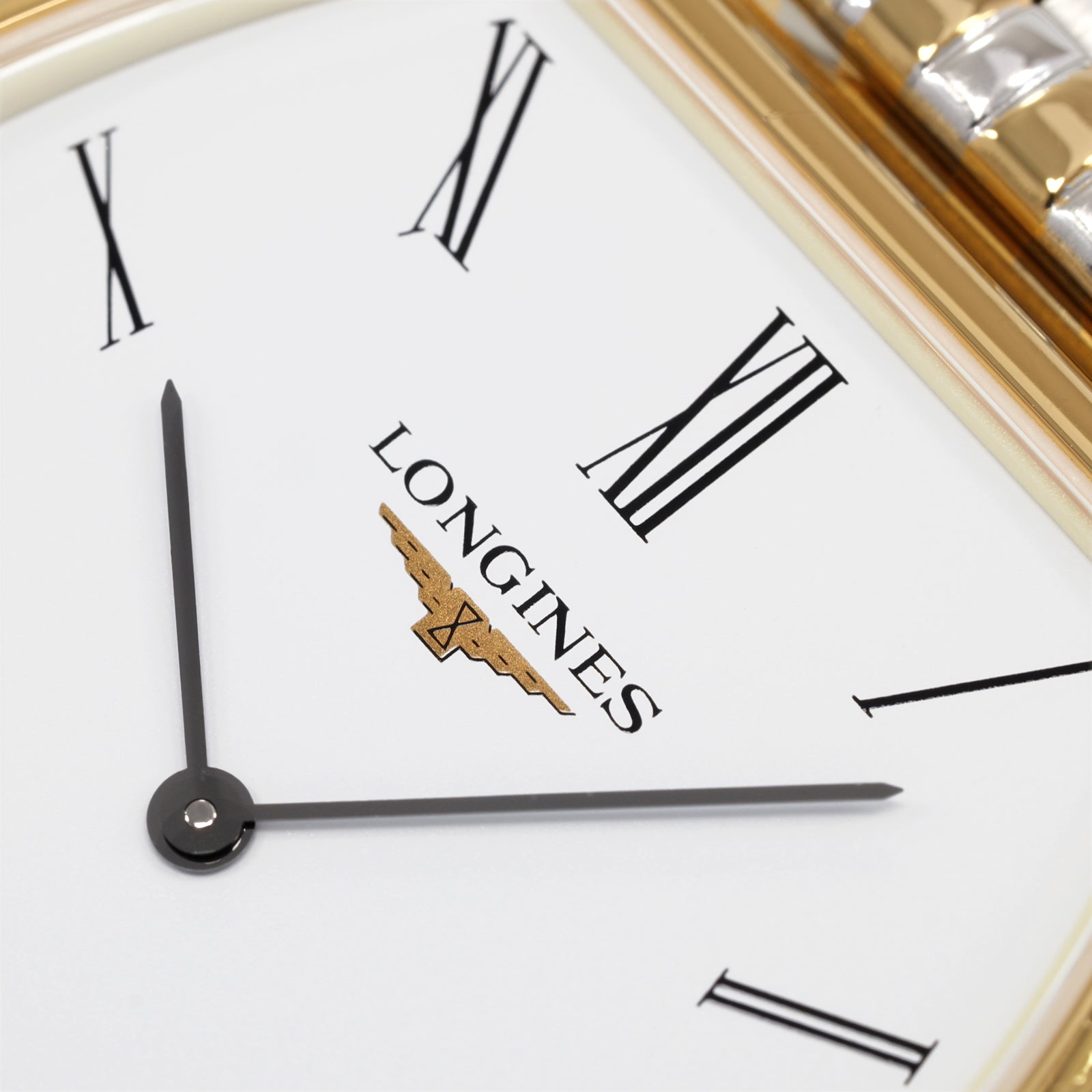Longines La Grande Classique L4.705.2 logo close up