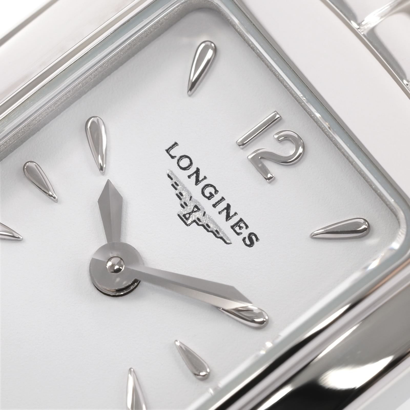 Longines DolceVita L5.158.4 logo close up