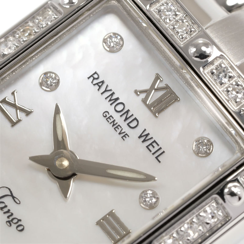 Raymond Weil Tango 5971 logo close up