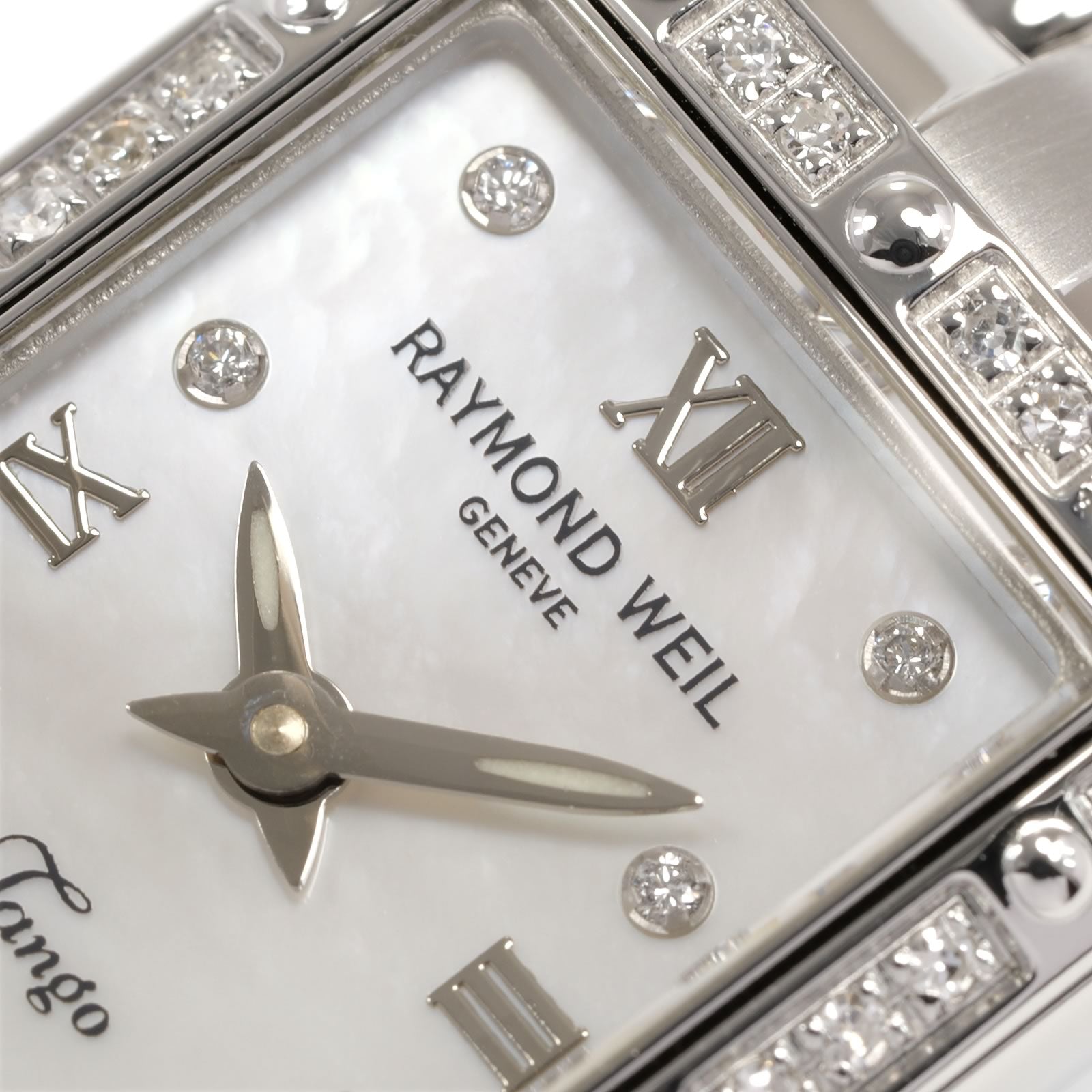 Raymond Weil Tango 5971 logo close up