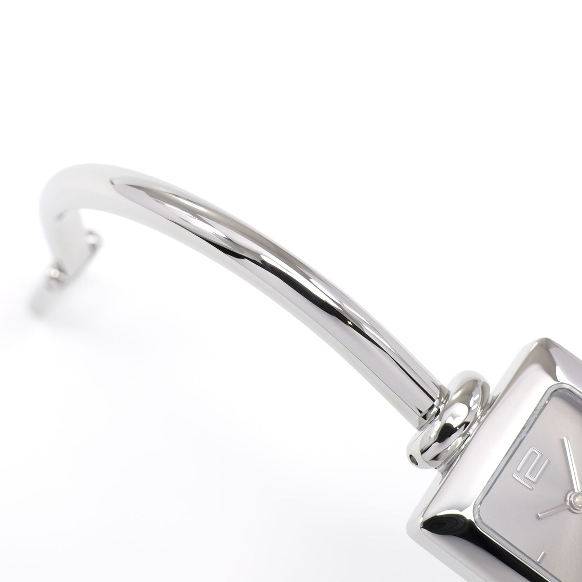 Gucci 1900L stainless steel bangle top