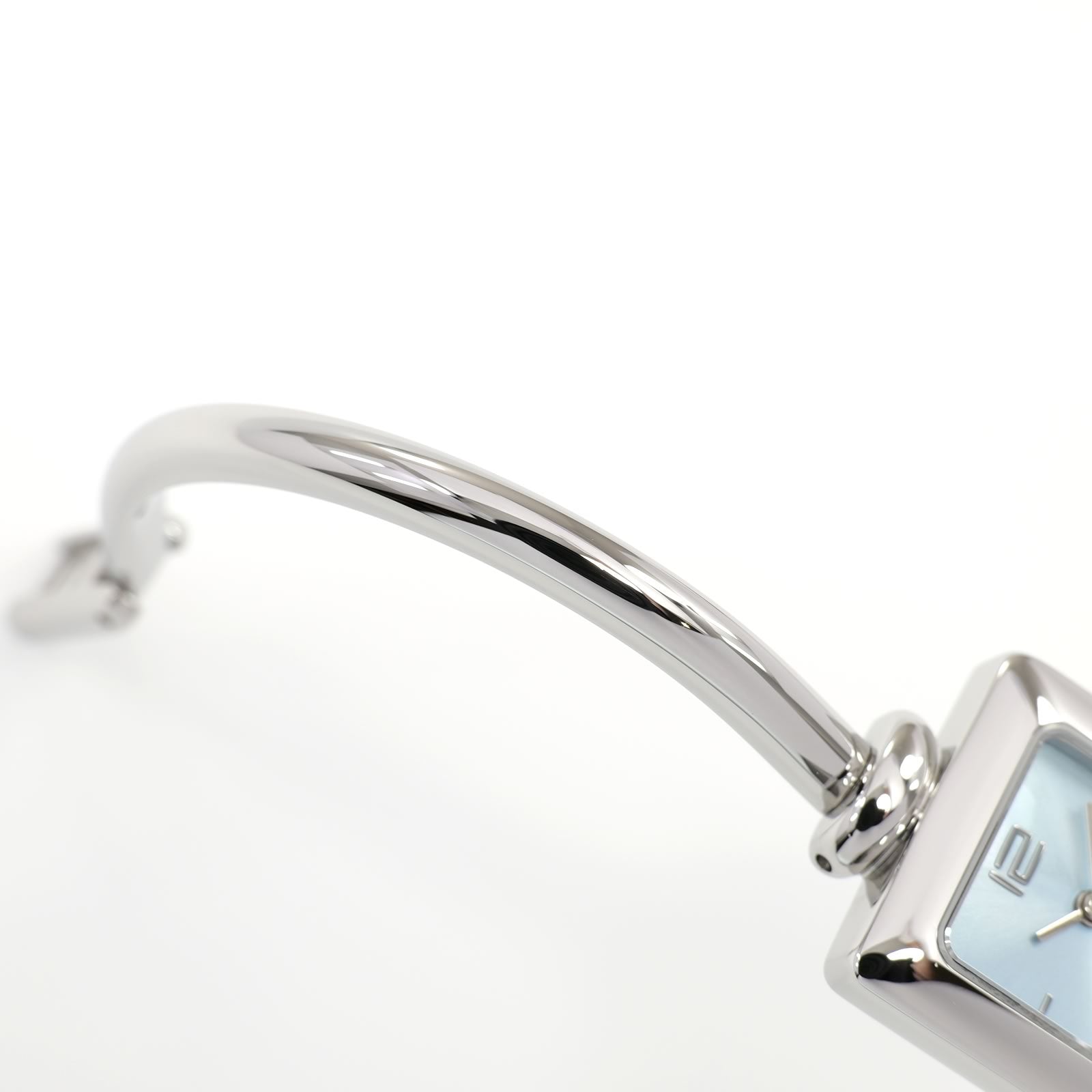 Gucci 1900L stainless steel bangle top