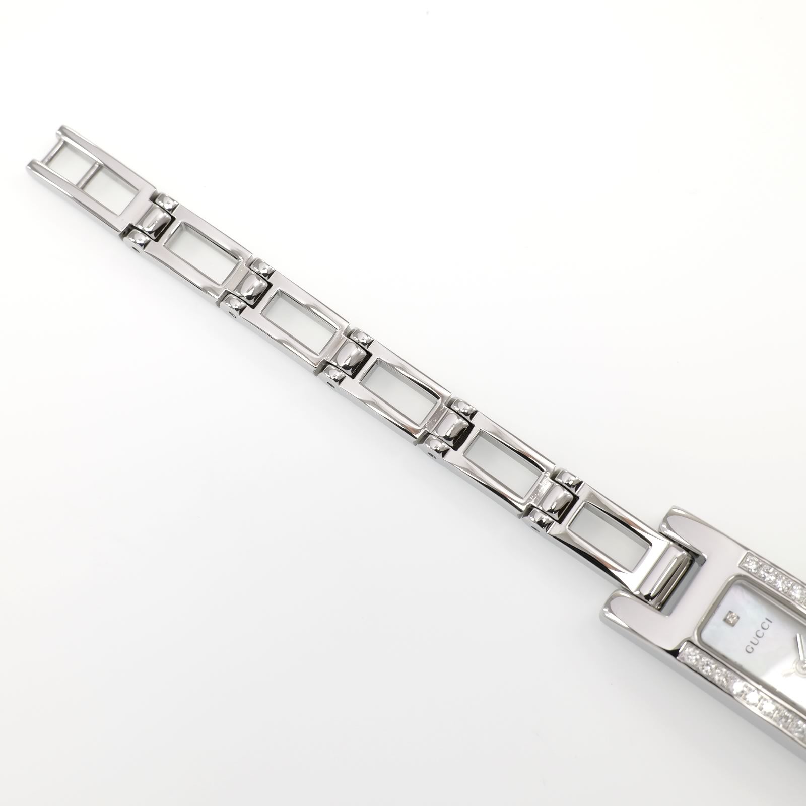 Gucci 3900L stainless steel bracelet top
