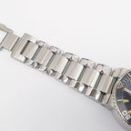 Oris Aquis 7653 stainless steel bracelet top