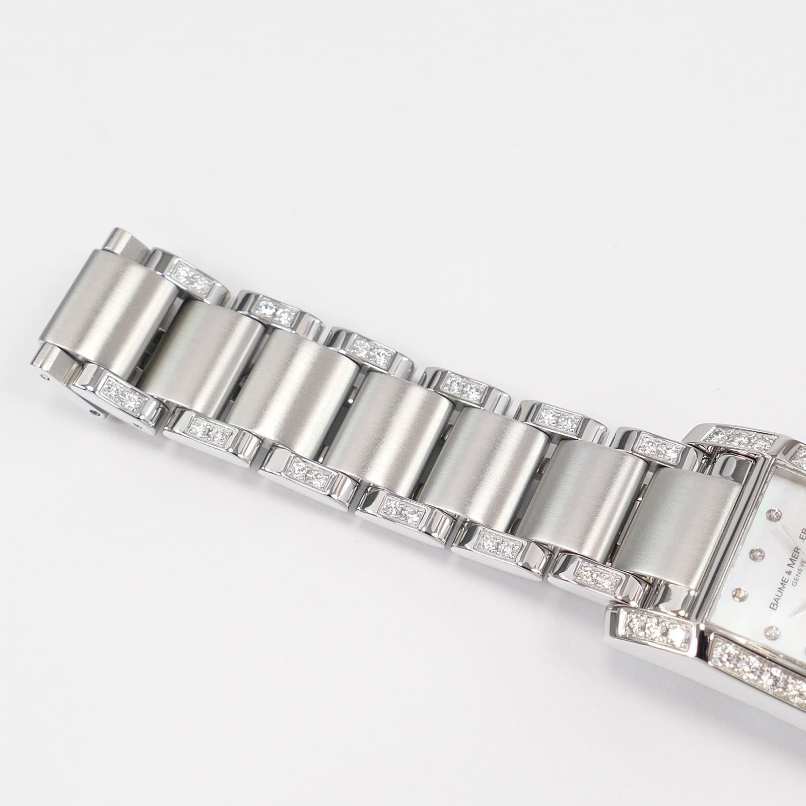 Baume & Mercier Hampton 65522 stainless steel bracelet with diamonds top