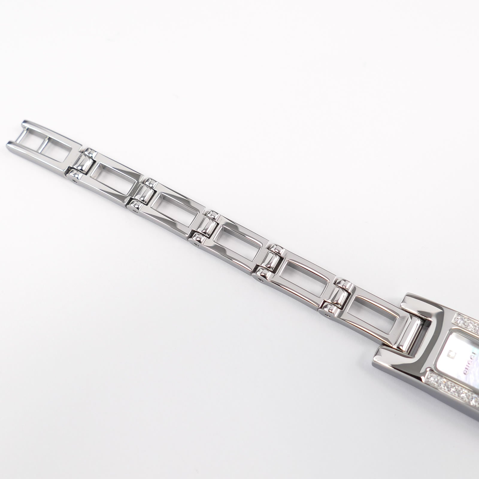 Gucci 3900L stainless steel bracelet top