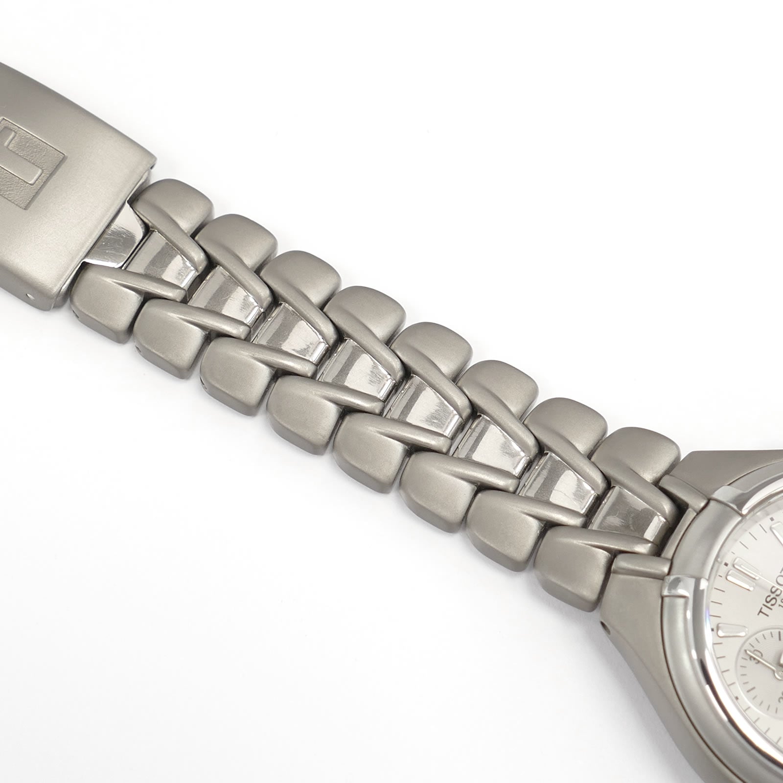 Tissot Titanium T645P bracelet top