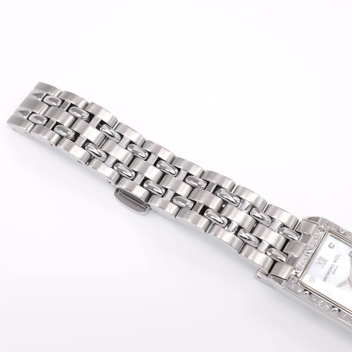 Raymond Weil Tango 5971 Ladies 18mm Mother of Pearl & 40 Diamonds
