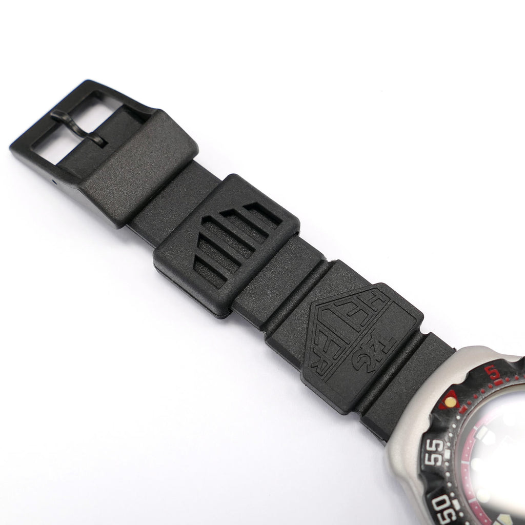 TAG Heuer Formula 1 374.513 black plastic strap top