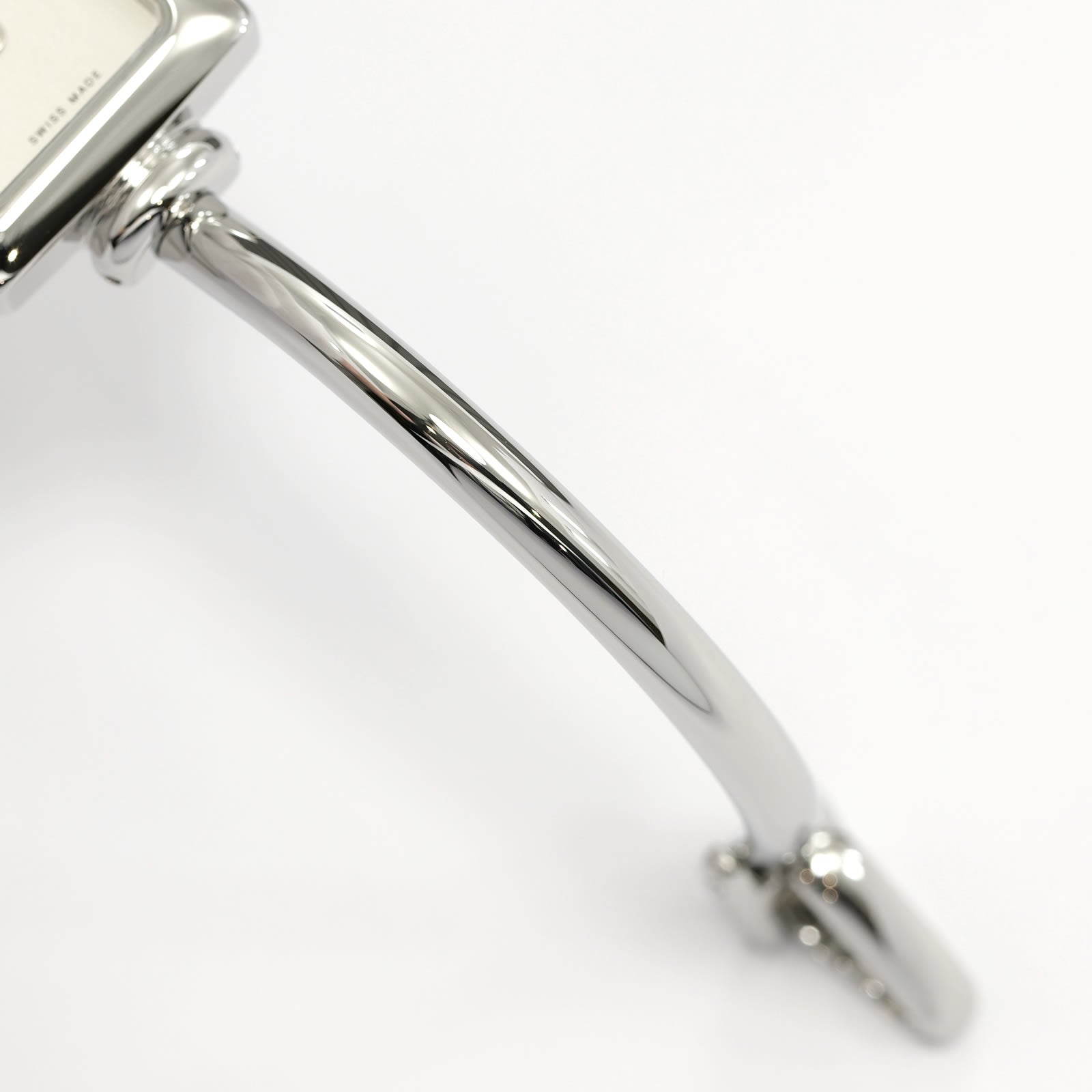 Gucci 1900L Stainless Steel bangle bottom