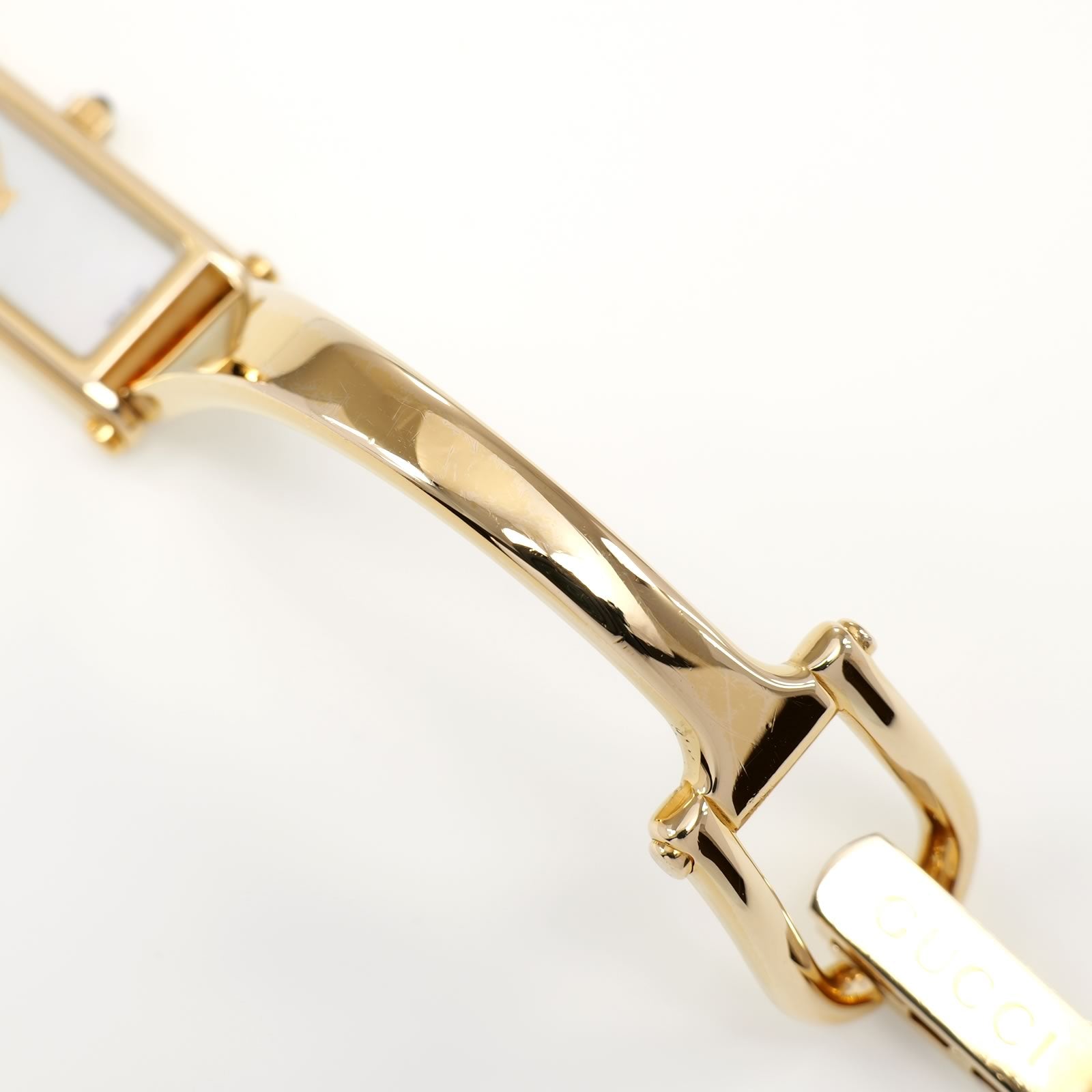 Gucci 1500L 18k Gold Plated bangle bottom