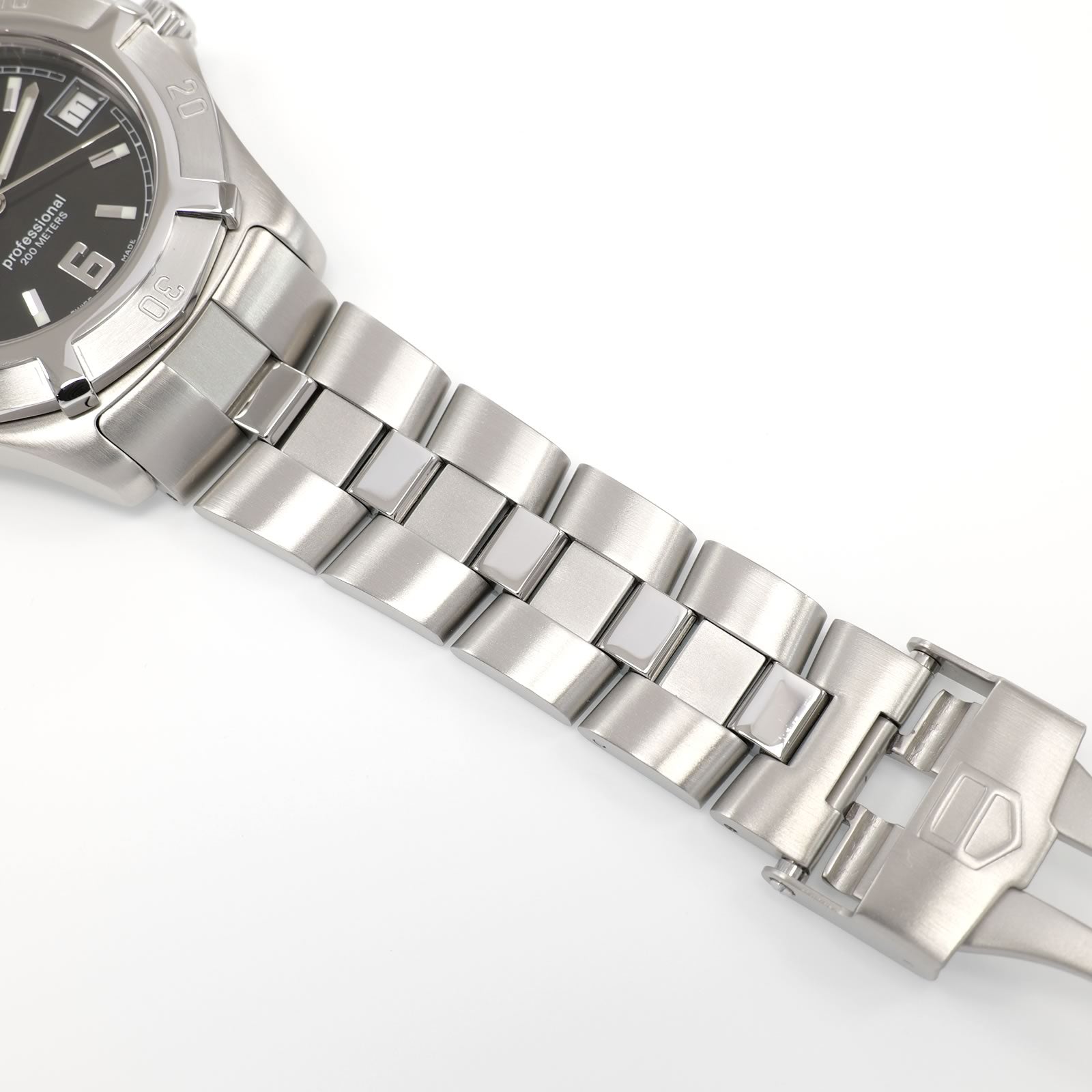TAG Heuer 2000 Exclusive WN1110-0 stainless steel bracelet bottom