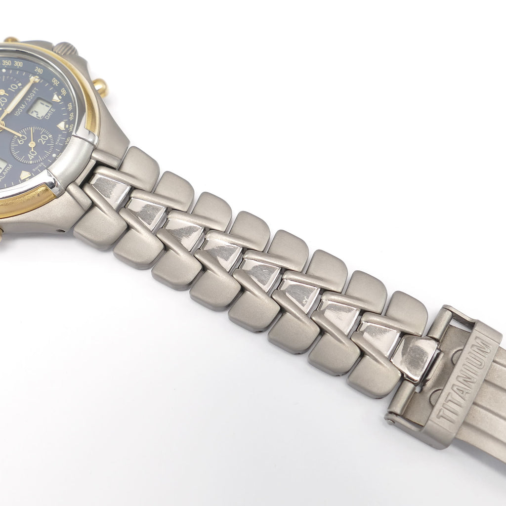 Tissot Titanium T671 bracelet bottom
