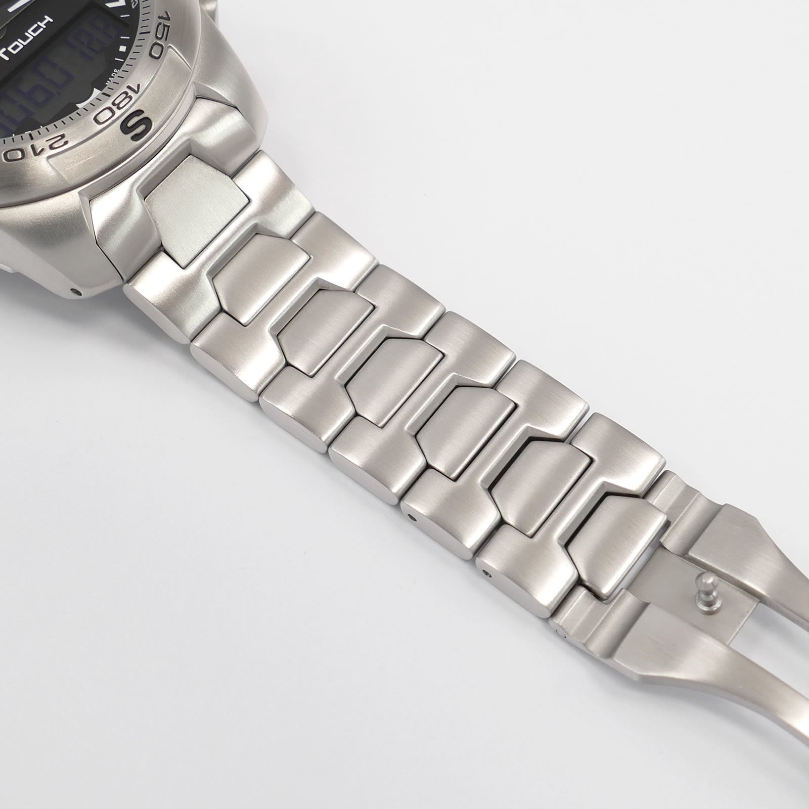 Tissot T-Touch II T047420A stainless steel bracelet bottom