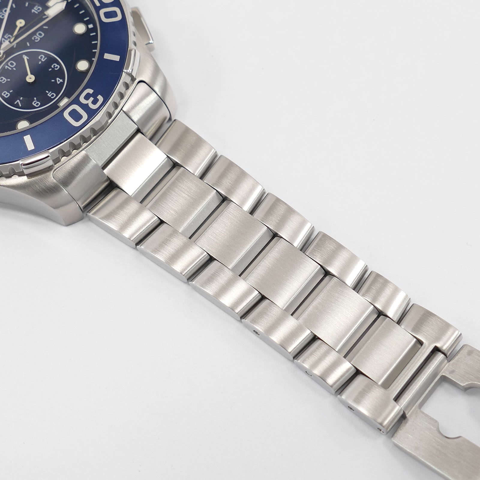 TAG Heuer Aquaracer 300M Chronograph CAN1011 stainless steel BA0821 bracelet bottom