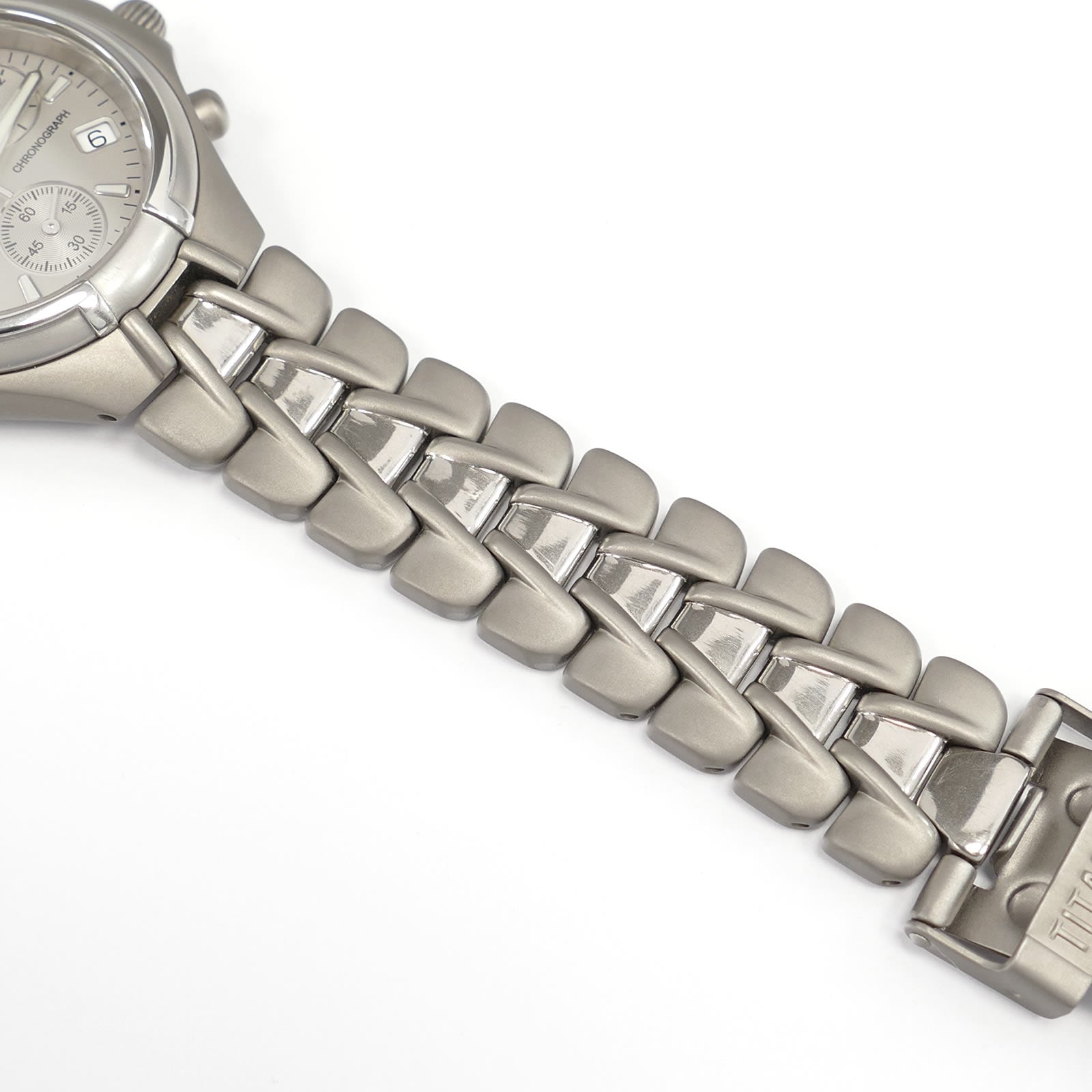 Tissot Titanium T645P bracelet bottom