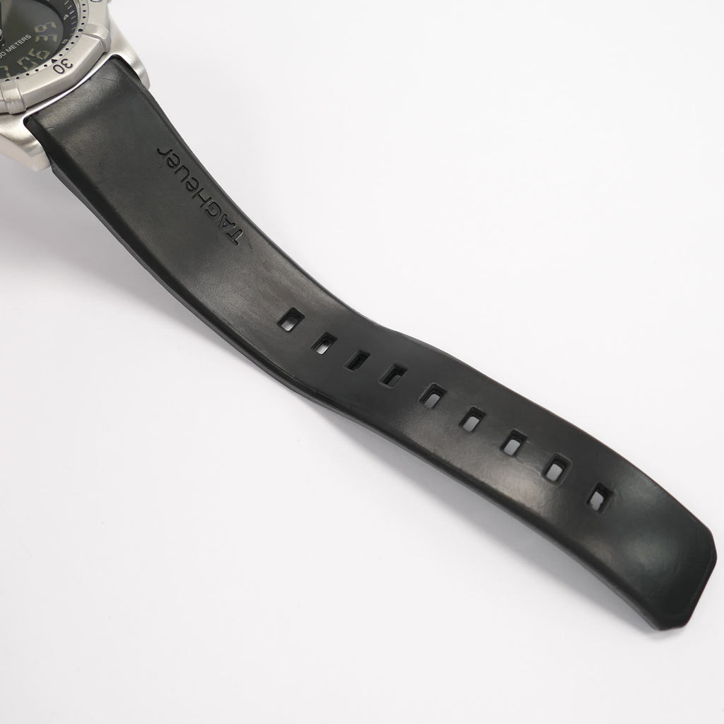 TAG Heuer 2000 Multigraph WK111A-0 black rubber strap FT8002 bottom