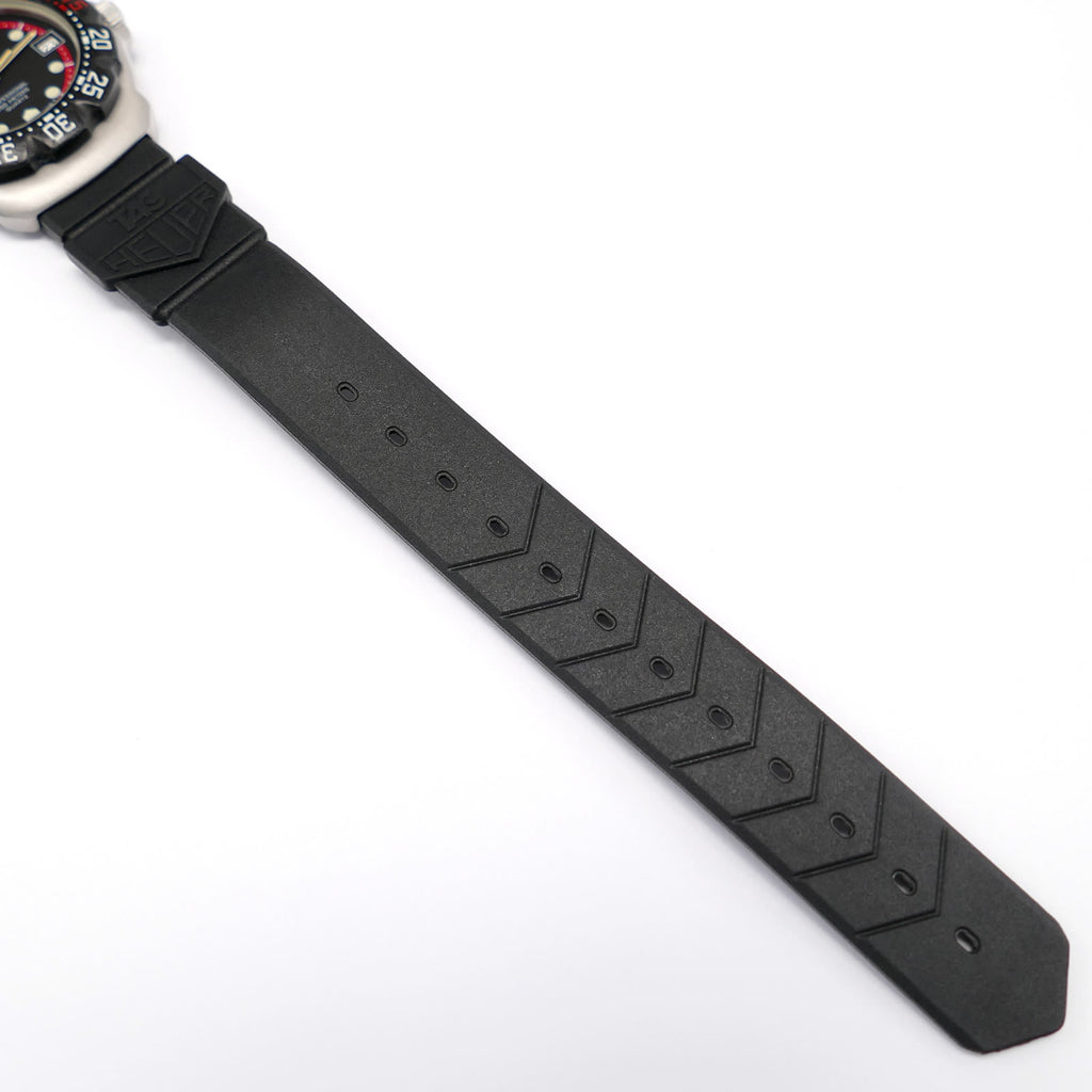 TAG Heuer Formula 1 374.513 black plastic strap bottom