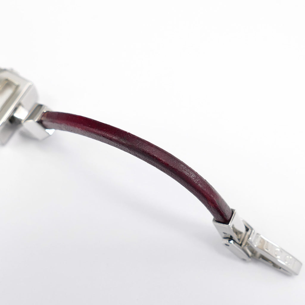 Gucci Mini G 102 red leather bangle strap bottom