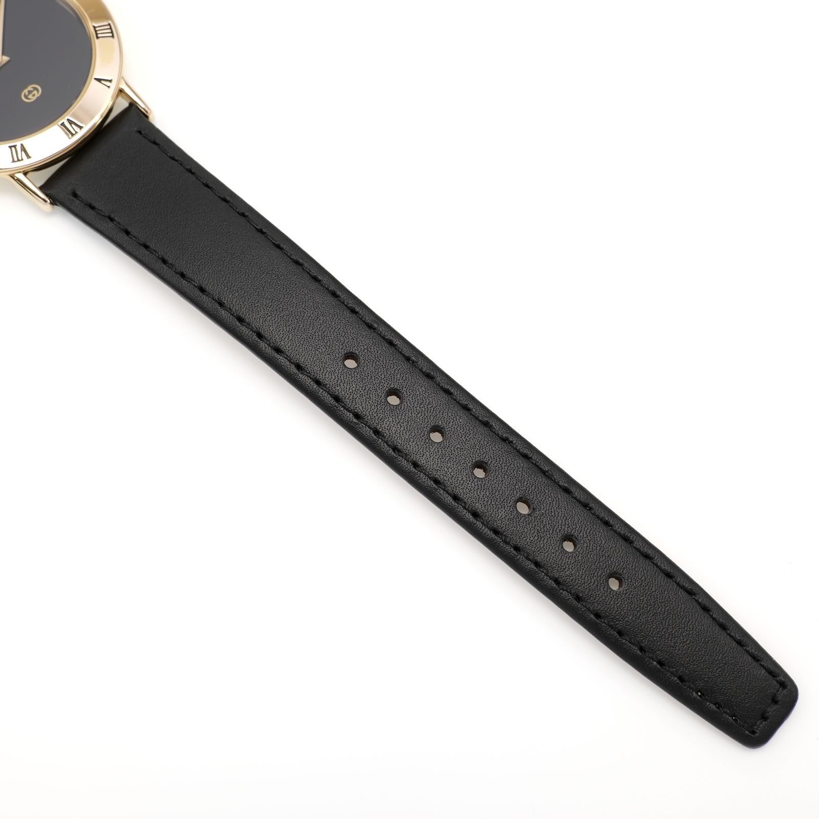 Gucci 3000M black leather strap bottom