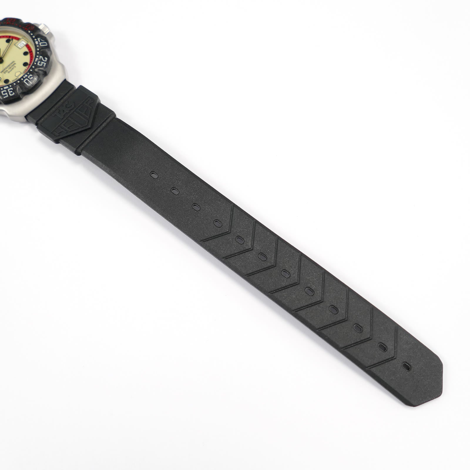 TAG Heuer Formula 1 WA1211 black plastic strap bottom