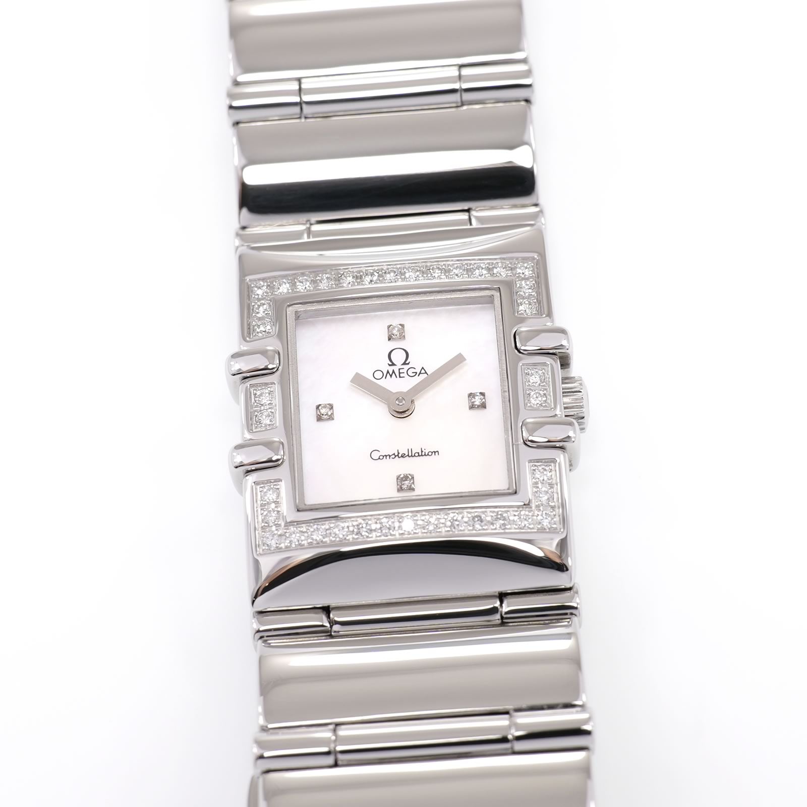 Omega Constellation Quadra 1528.76.00 Ladies 19mm Mother of Pearl - 42 Diamonds