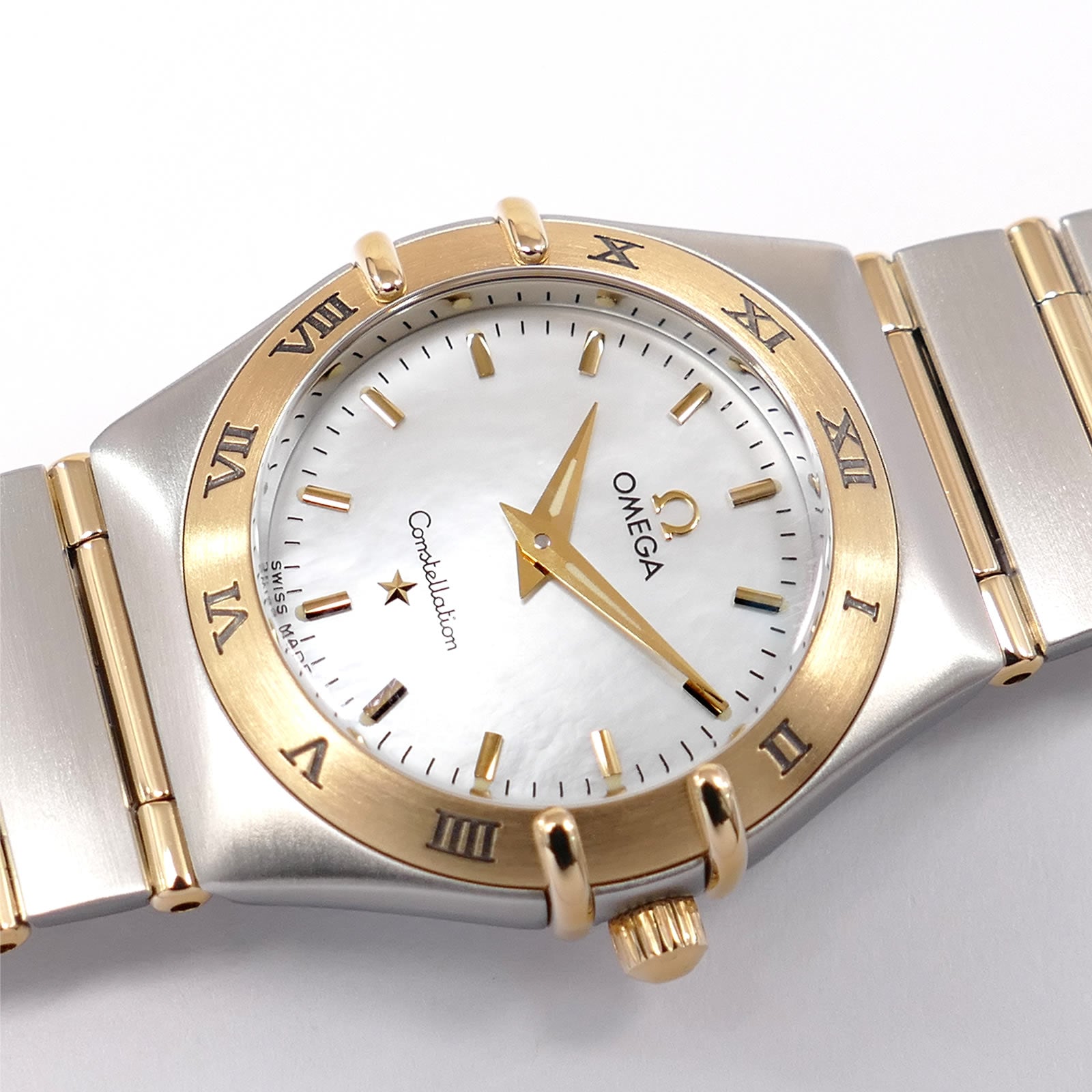 Omega Constellation 1272.70.00 Mother of Pearl 18k Gold Roman Numeral bezel