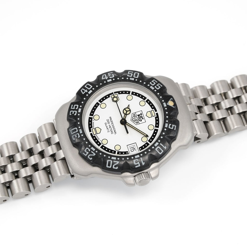 TAG Heuer Formula 1 WA1218 Men's White and Black dial vintage watch