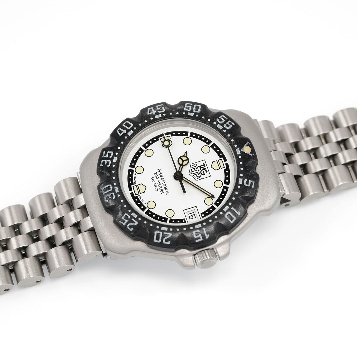 TAG Heuer Formula 1 WA1218 Men's White and Black dial vintage watch