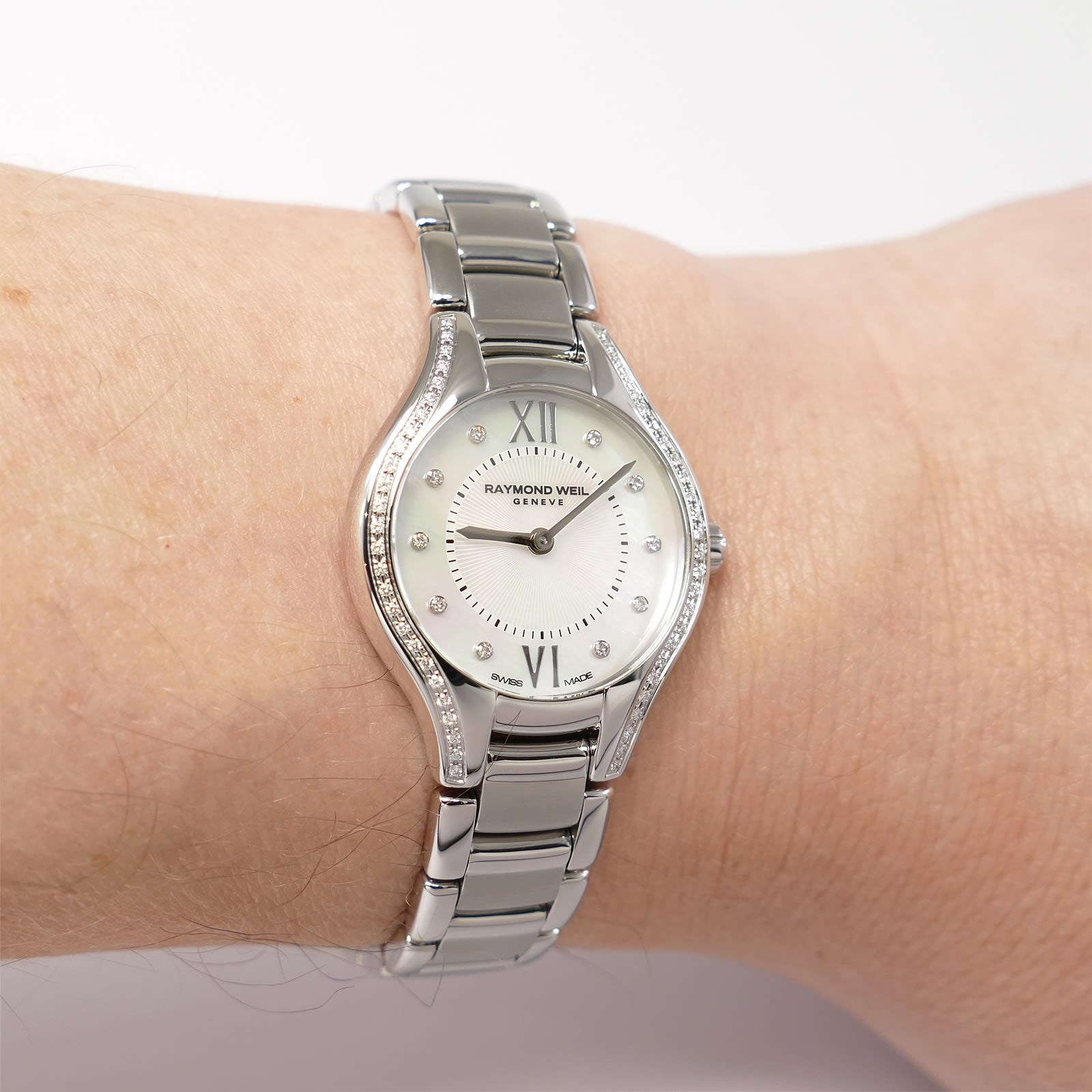 Raymond Weil Noemia 5124 Ladies 62 Diamonds on the wrist