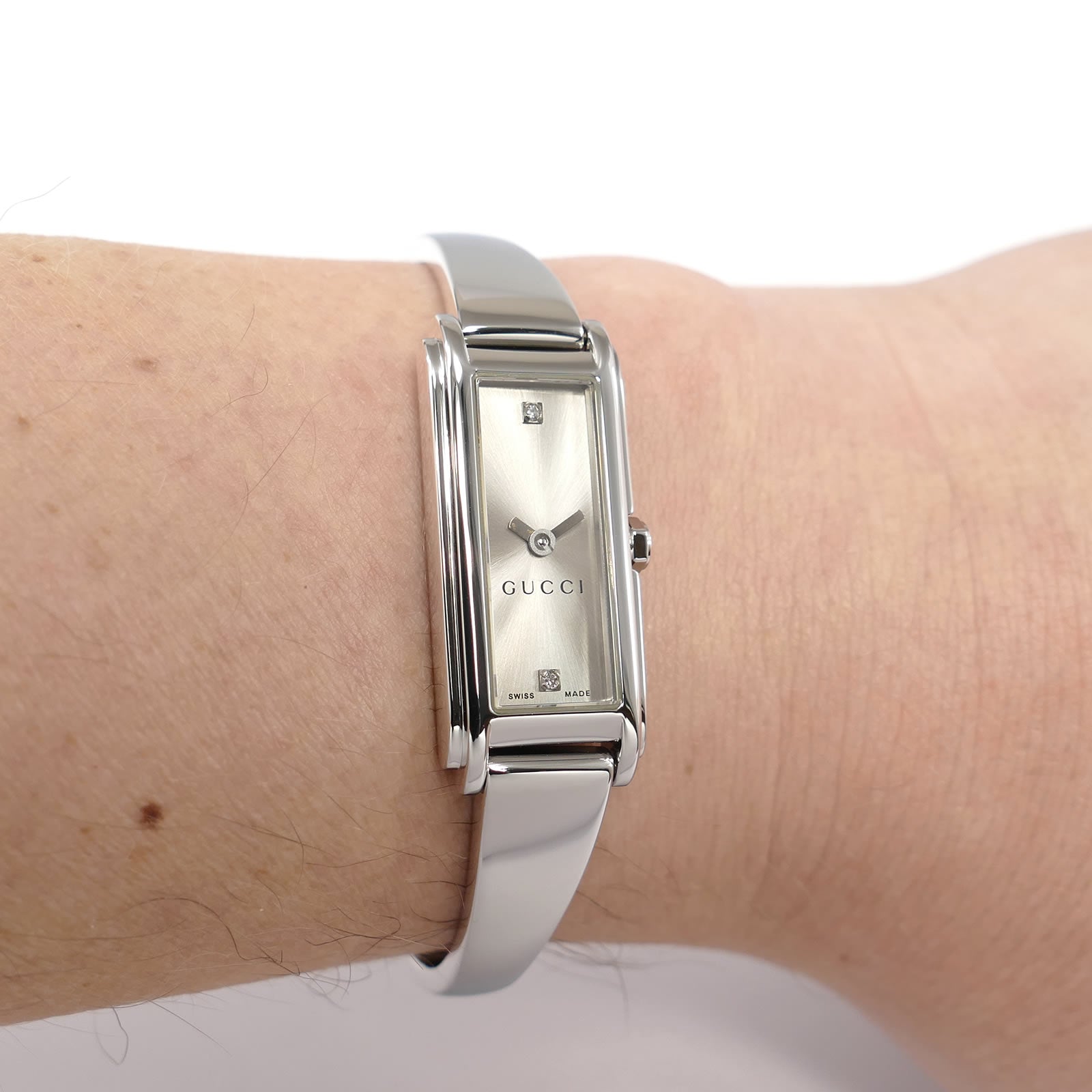 Gucci G-Line 109 Silver dial on the wrist