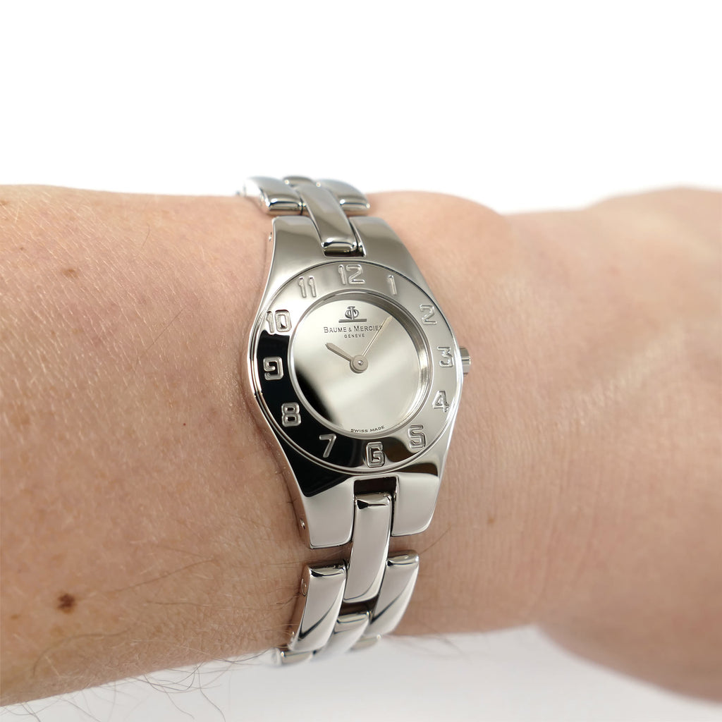 Baume & Mercier Linea MV045204 Mirror Dial on the wrist