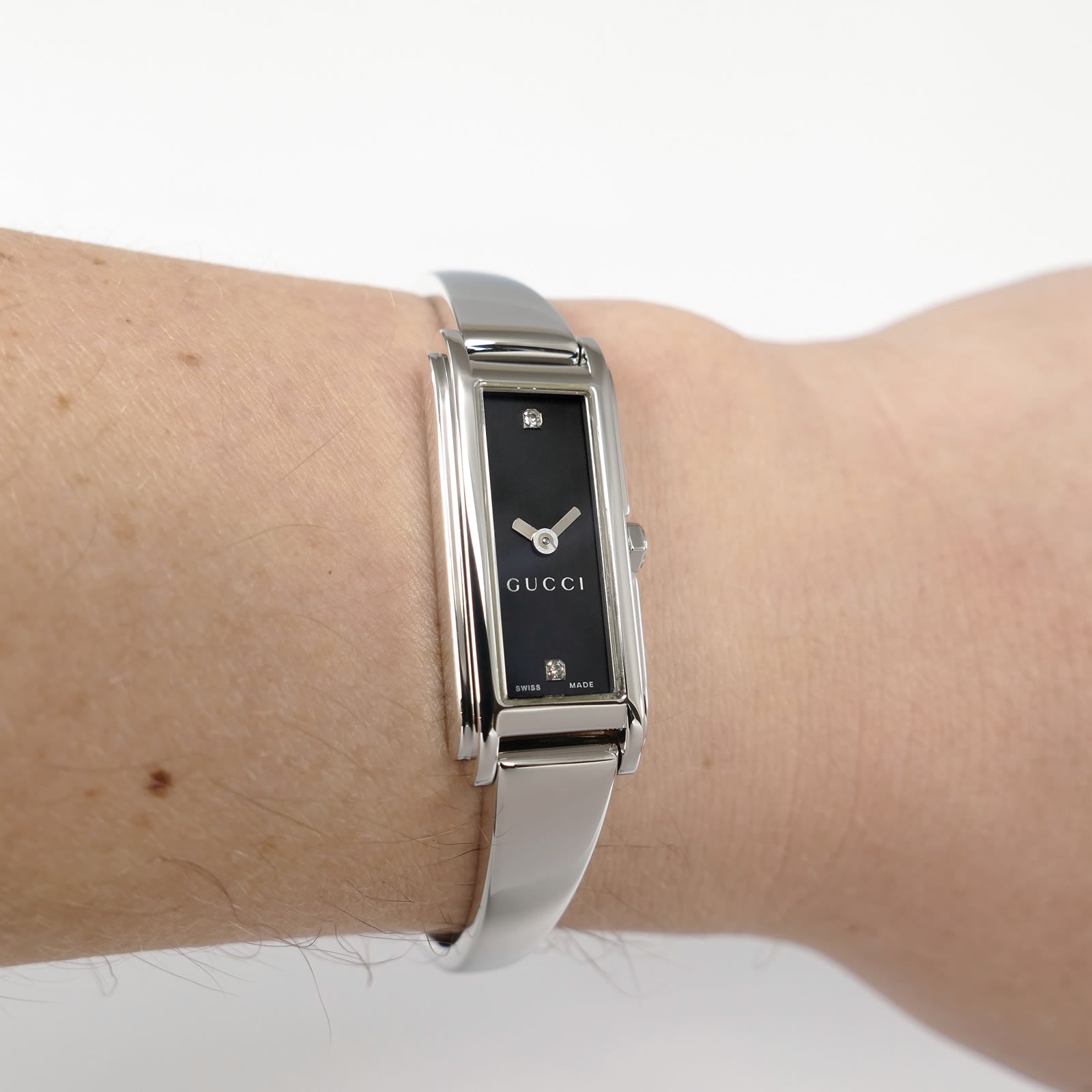 Gucci G-Line 109 Black Rectangular Dial on the wrist