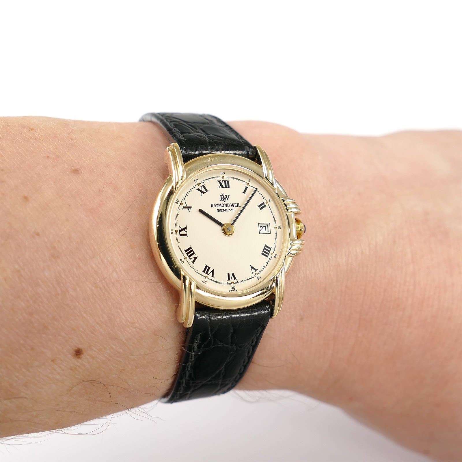 Raymond Weil Vintage 9955 Cream Roman Numeral Dial 18k Gold Plated on the wrist