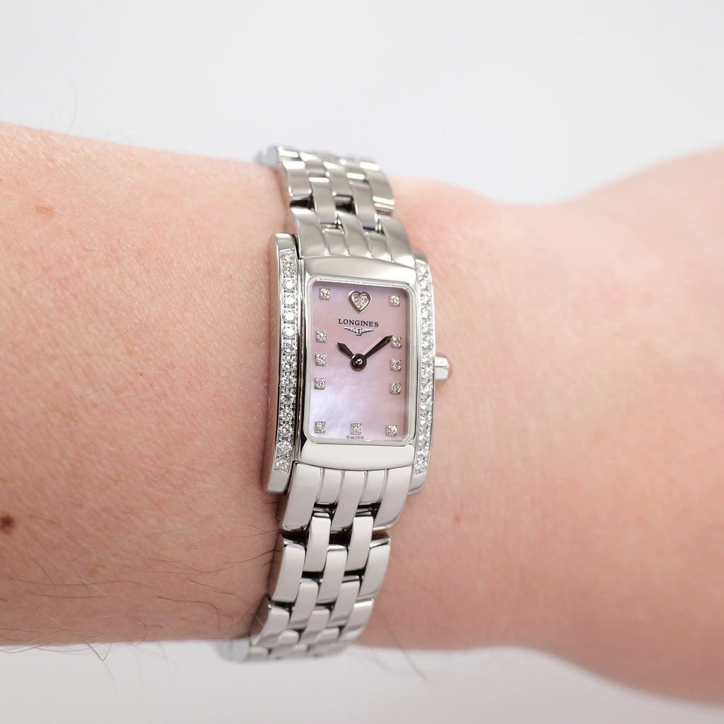 Longines DolceVita L5.158.0 Pink dial on the wrist