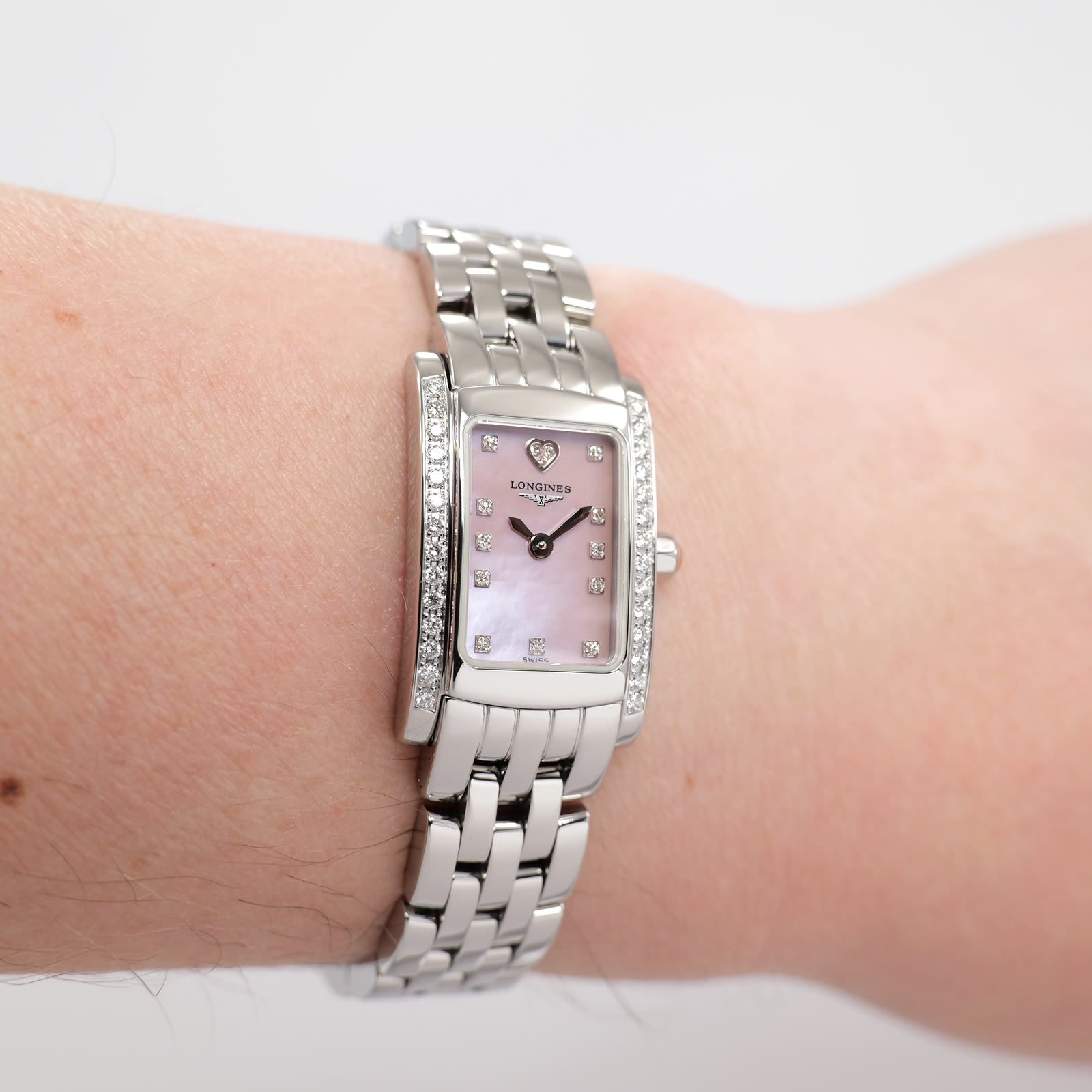 Longines DolceVita L5.158.0 Pink dial on the wrist
