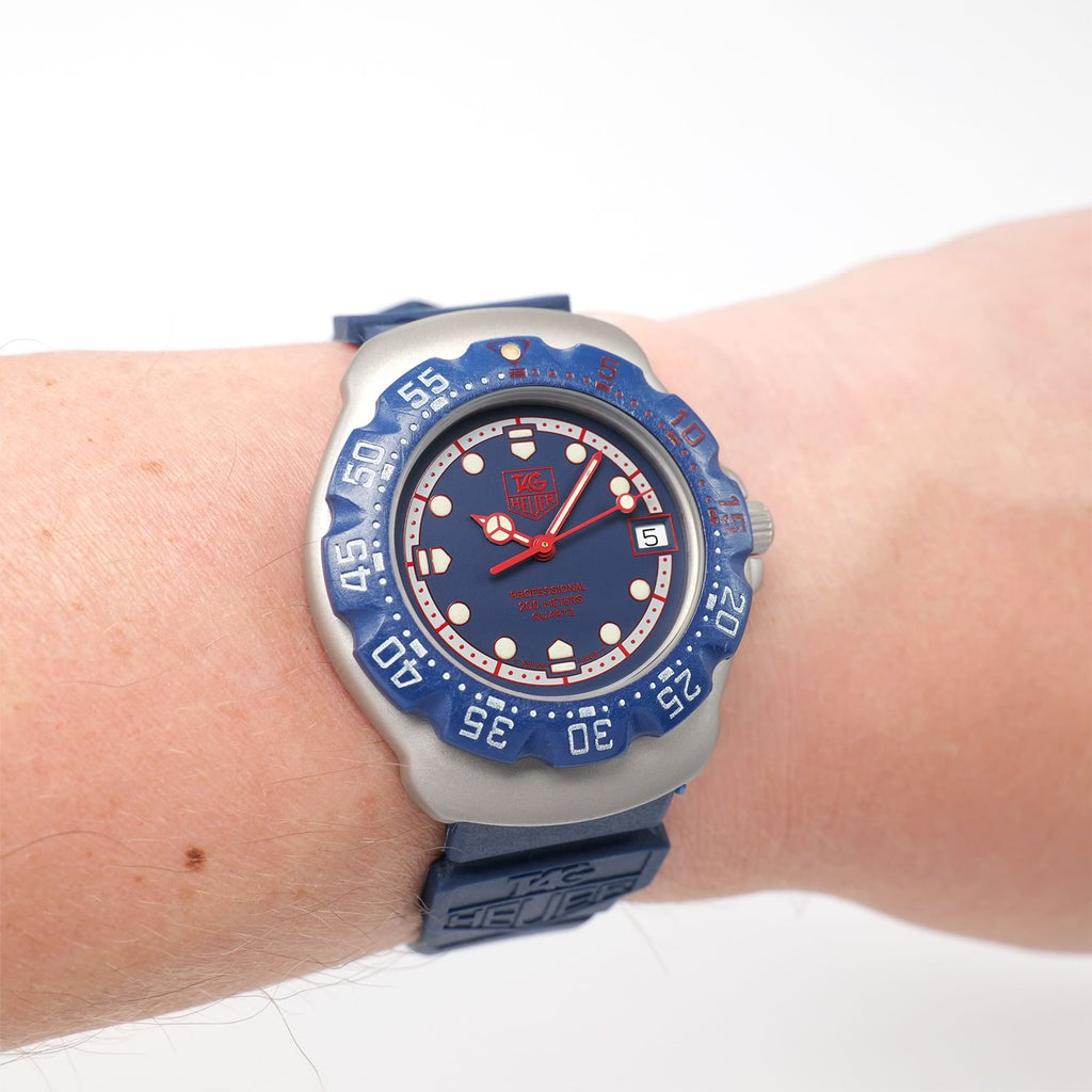TAG Heuer Formula 1 370.513 Blue and Red on the wrist