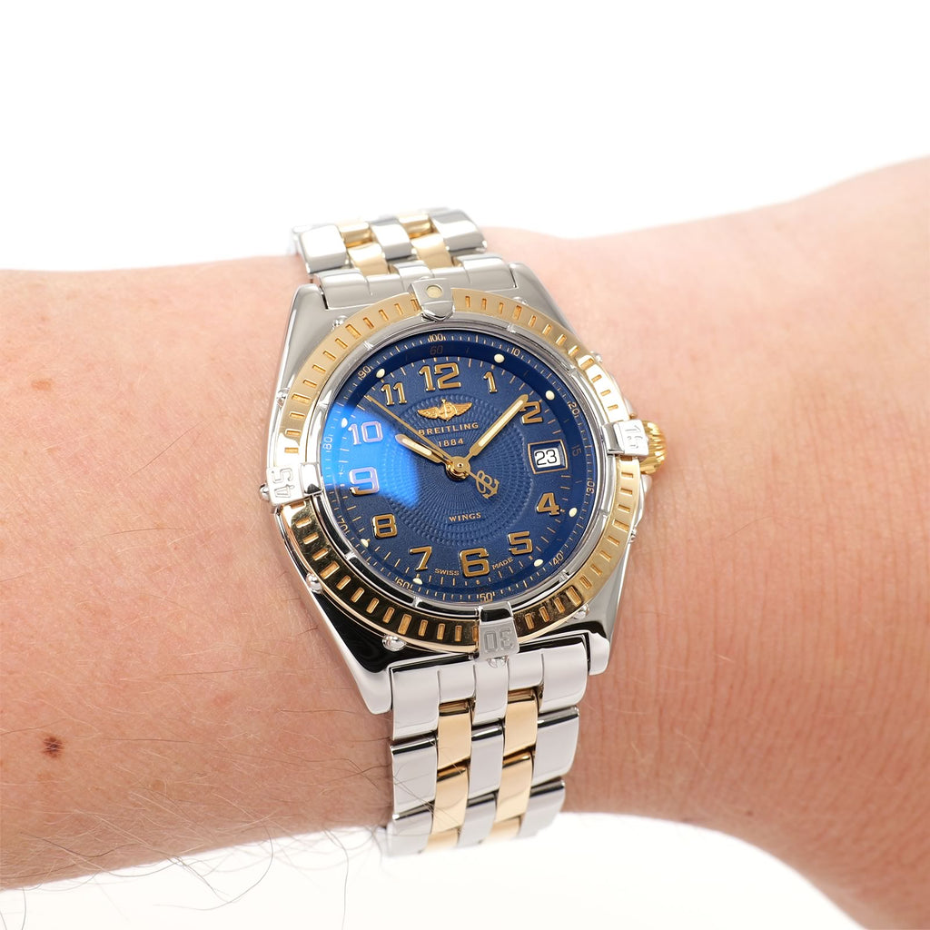 Breitling Wings D67050 Blue dial with 18k gold on the wrist