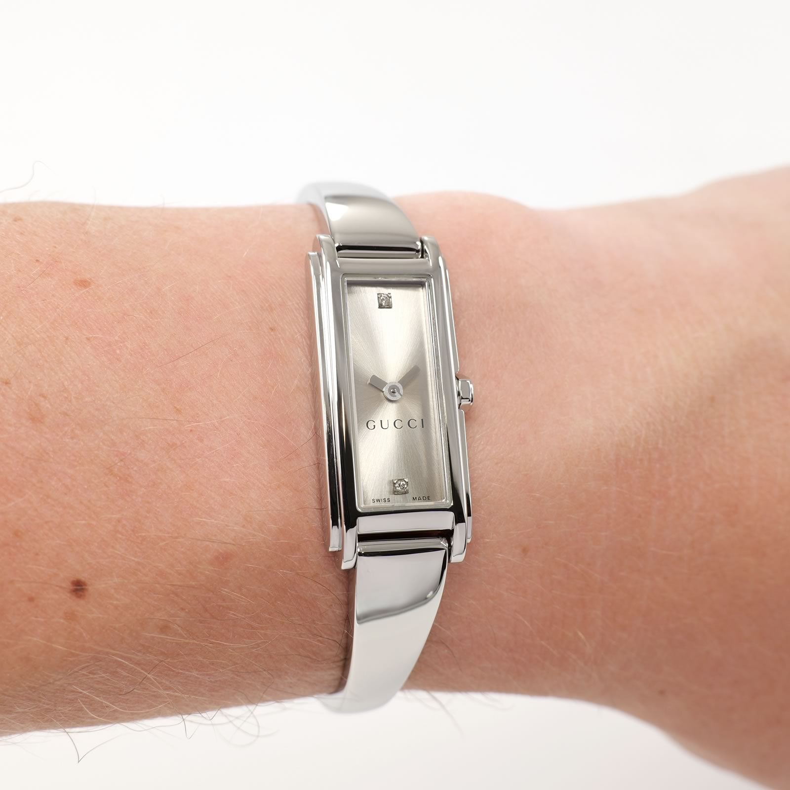 Gucci G-Line 109 Silver YA109519 on the wrist